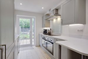 Kitchen/Breakfast Room- click for photo gallery